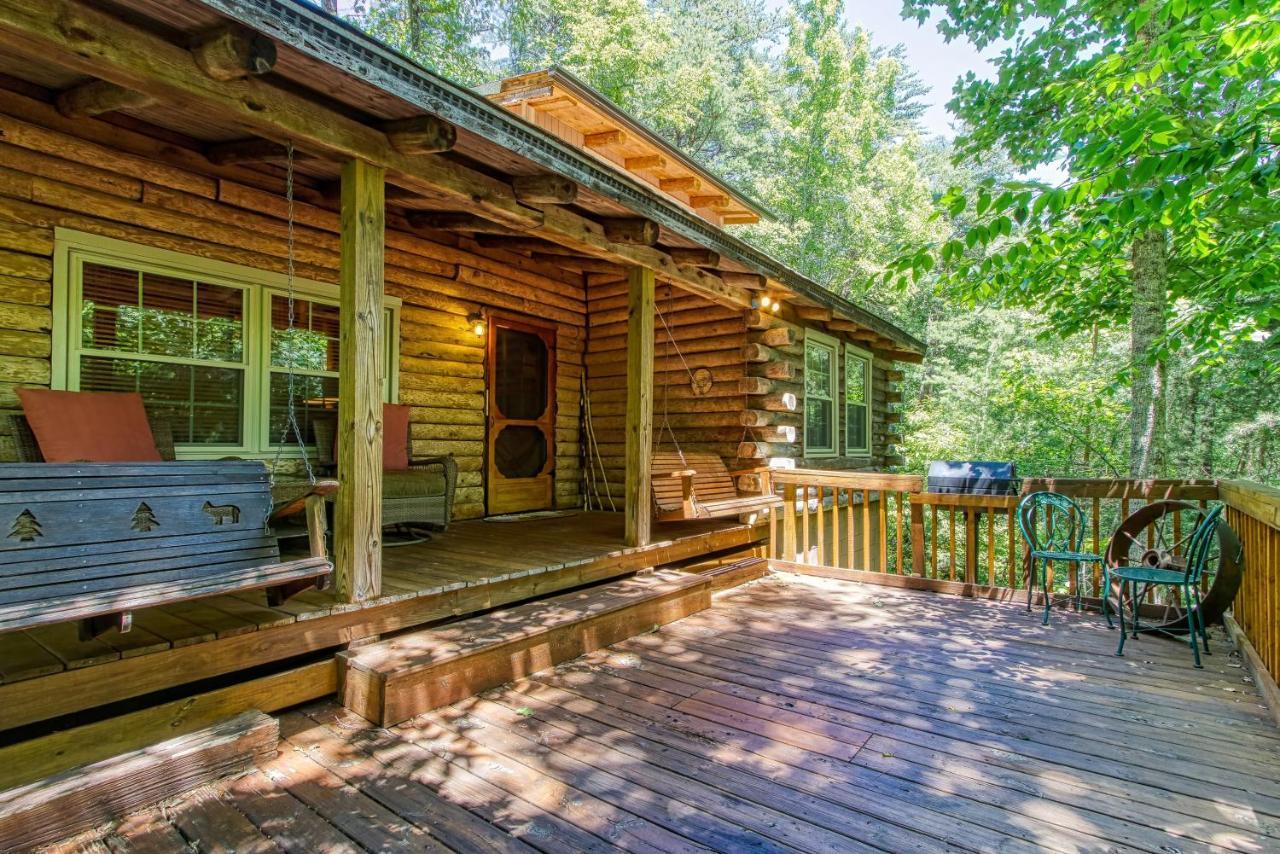 Very Private, Real Log Cabin With Hot Tub! セバービル エクステリア 写真