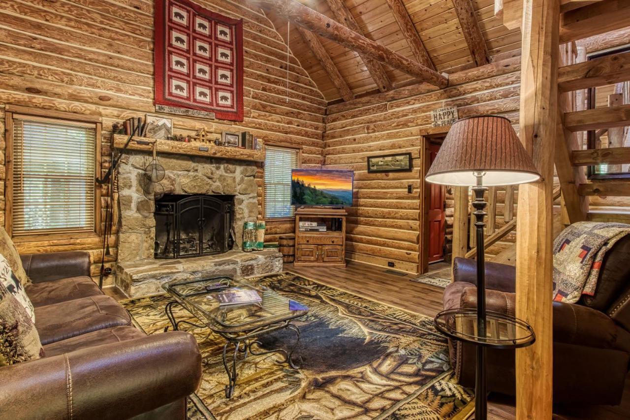 Very Private, Real Log Cabin With Hot Tub! セバービル エクステリア 写真