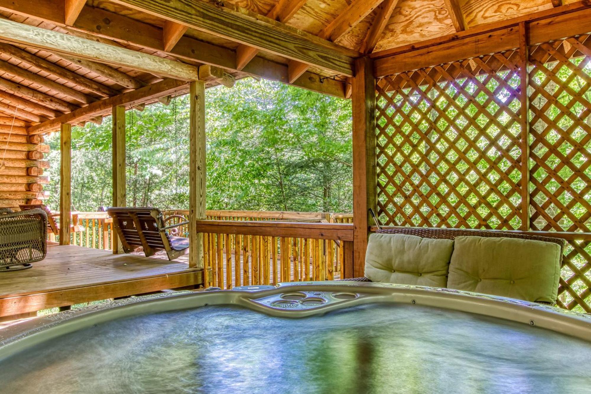 Very Private, Real Log Cabin With Hot Tub! セバービル エクステリア 写真