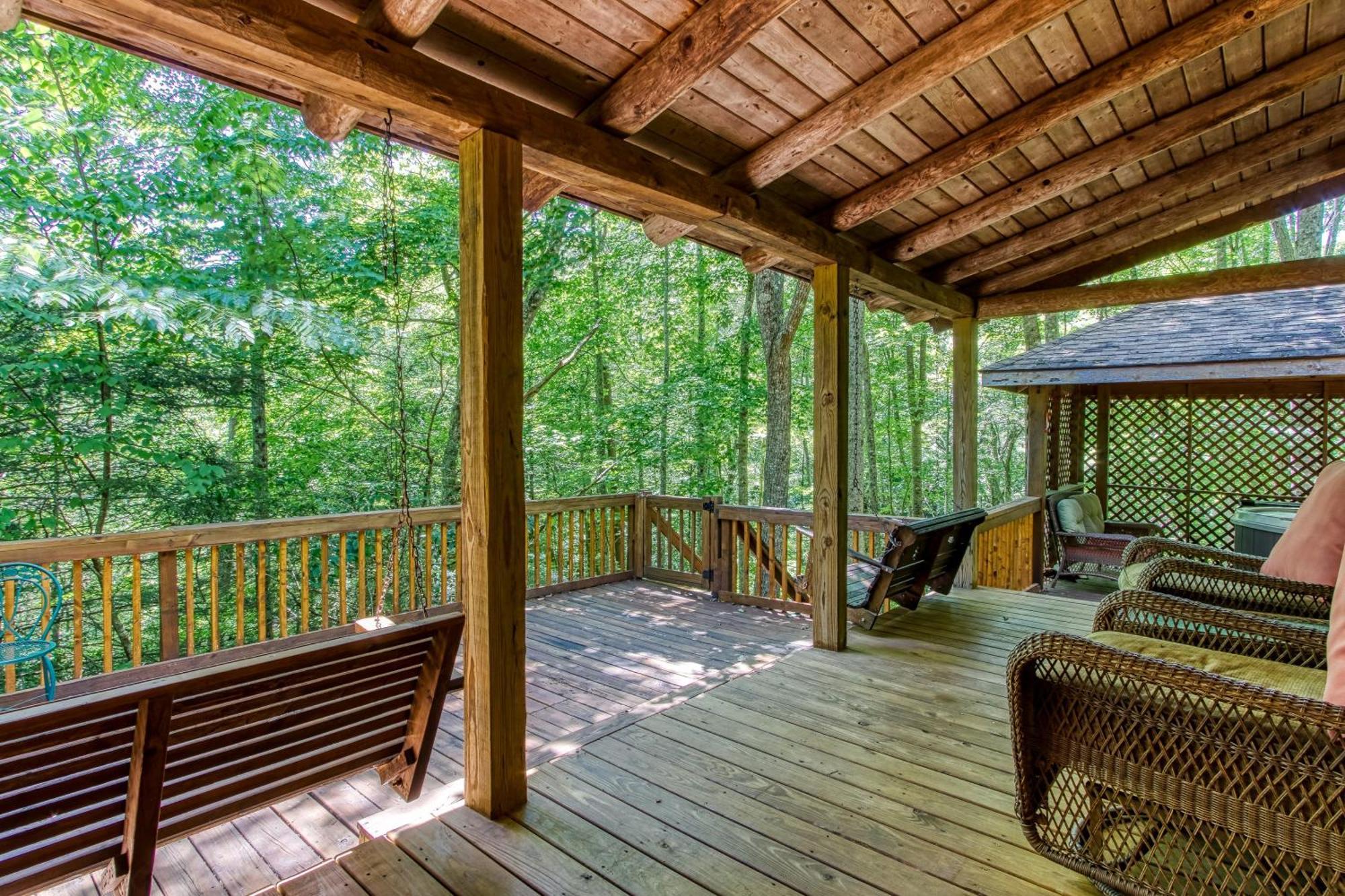 Very Private, Real Log Cabin With Hot Tub! セバービル エクステリア 写真